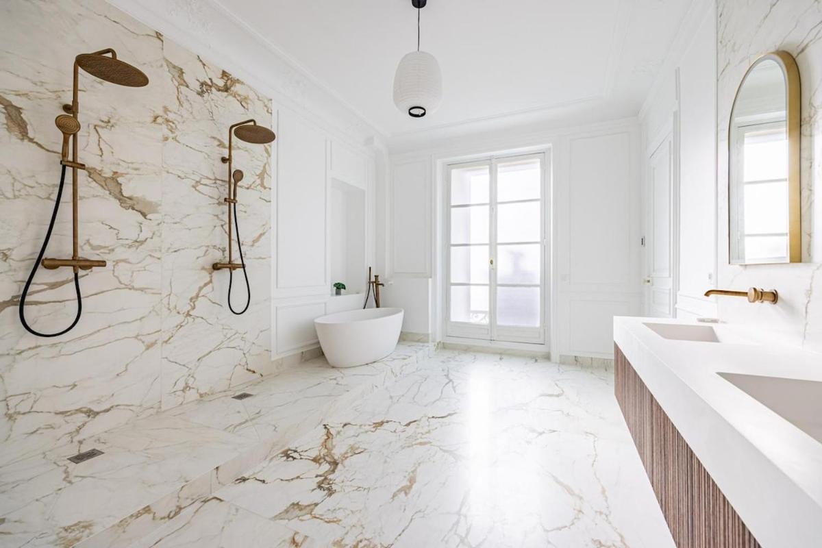 Luxurious 4 Bedroom Apartment, La Muette Parijs