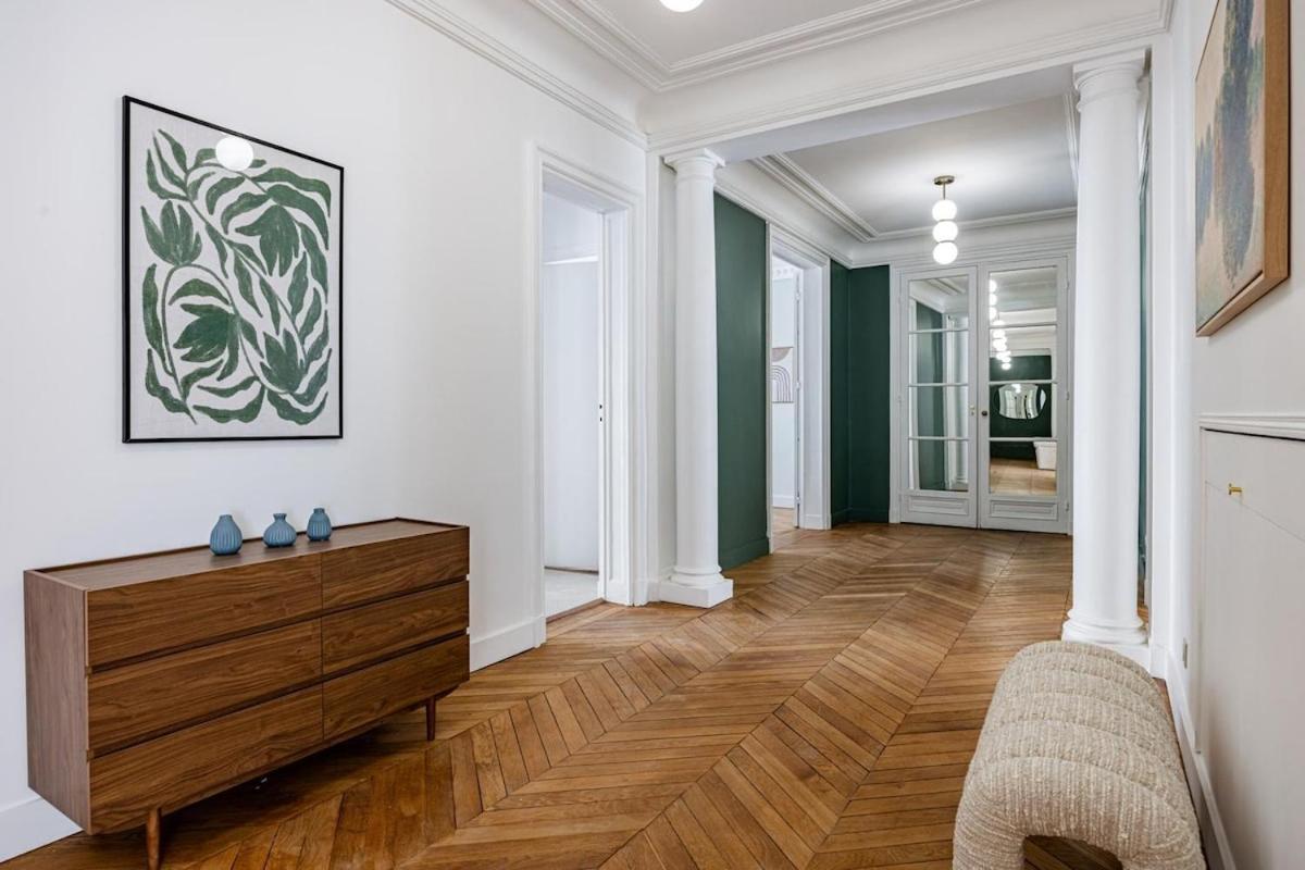 Appartement Luxurious 4 Bedroom Apartment, La Muette Parijs