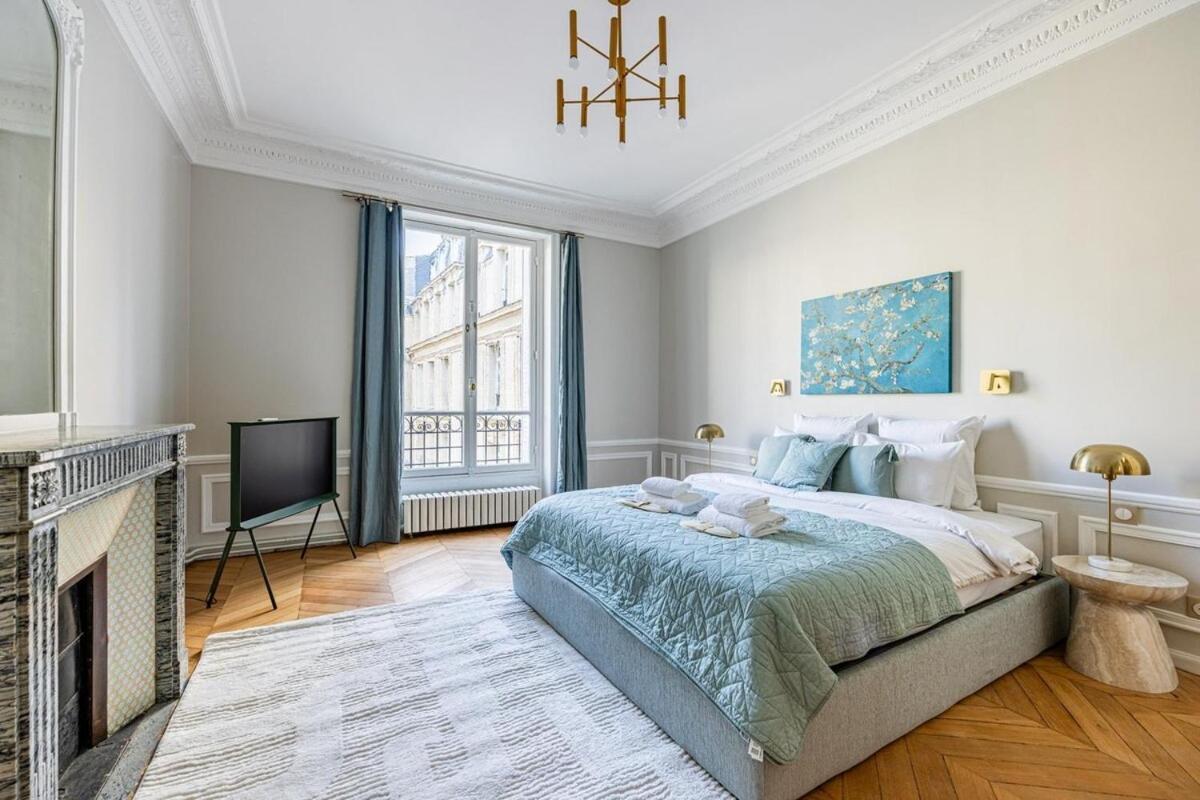 Luxurious 4 Bedroom Apartment, La Muette Parijs