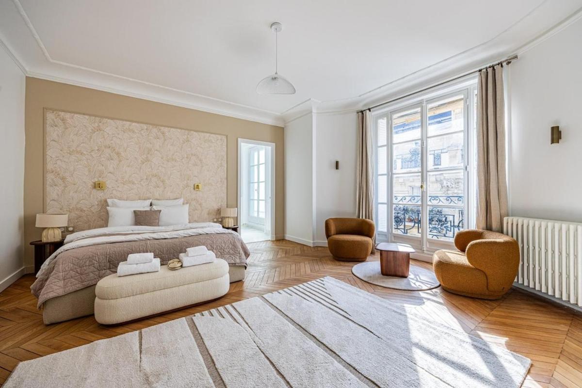 Luxurious 4 Bedroom Apartment, La Muette * Parijs