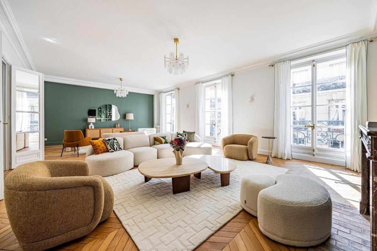 Luxurious 4 Bedroom Apartment, La Muette