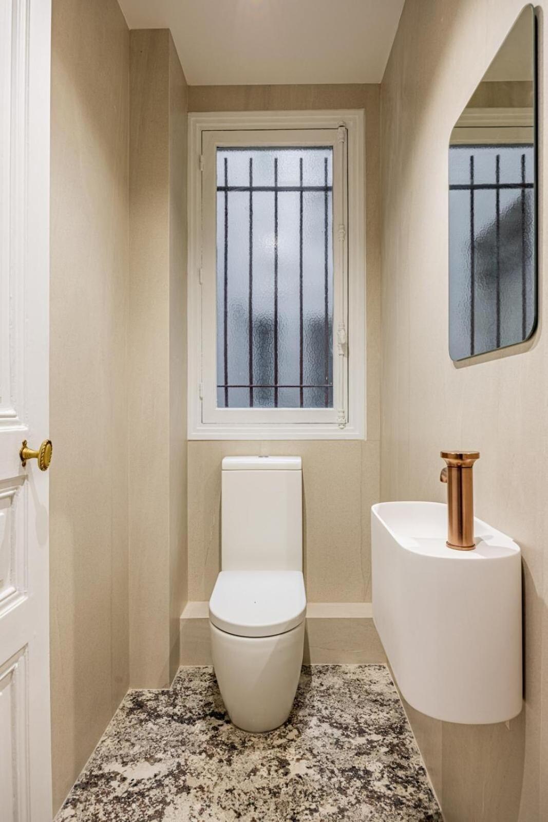 Luxurious 4 Bedroom Apartment, La Muette Appartement Parijs