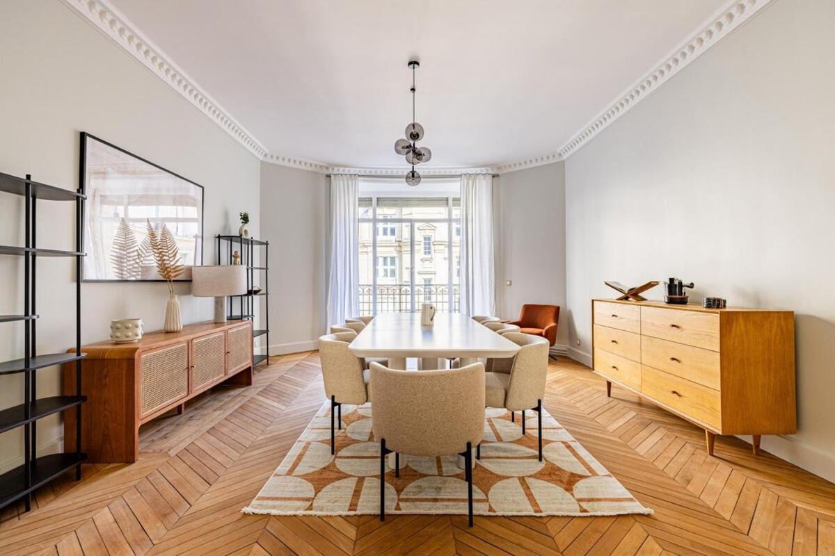 Appartement Luxurious 4 Bedroom Apartment, La Muette Parijs