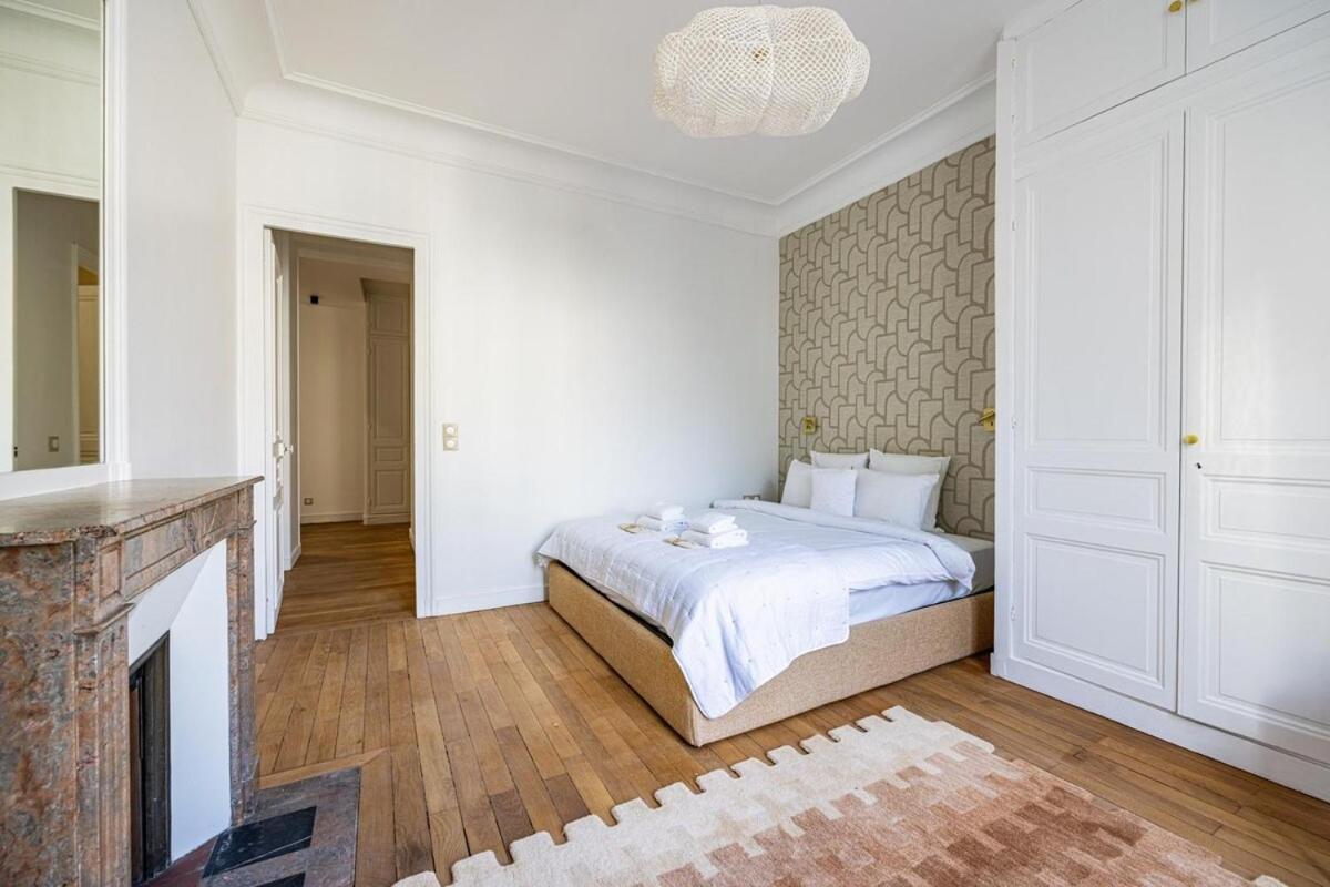 Luxurious 4 Bedroom Apartment, La Muette Appartement Parijs